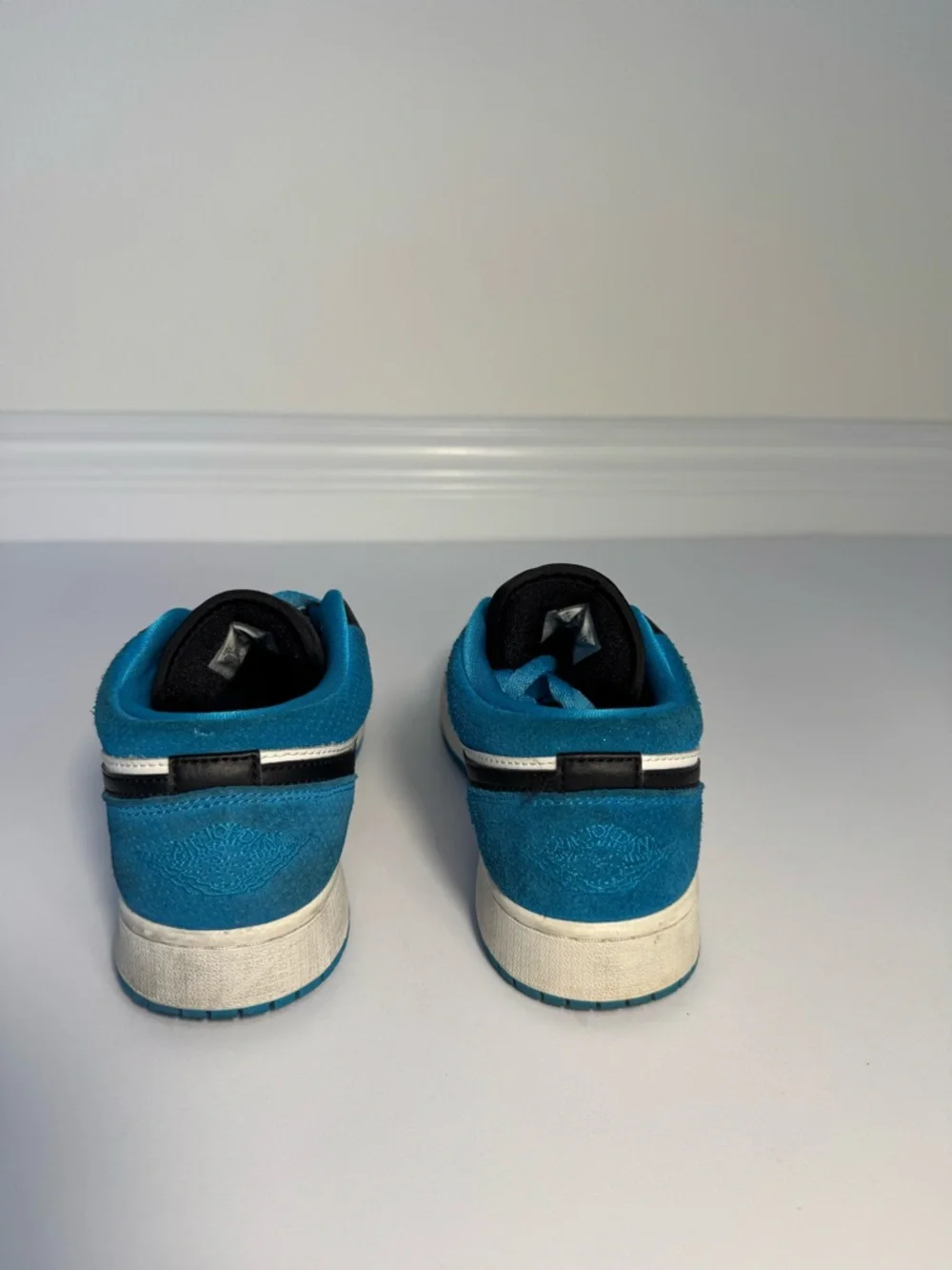 Air Jordan 1 Mid Laser Blue Black White CI1564-004 GS Size 6.5Y Youth
